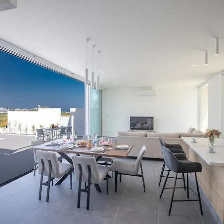 Villa Vie Bleu 3 Bedroom *