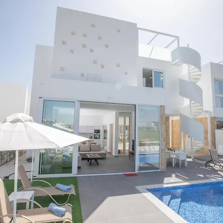 Vie Bleu 3 Bedroom Villa